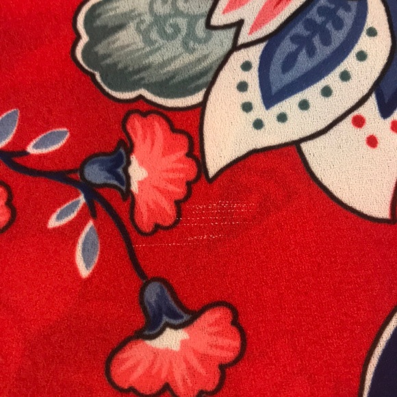 [NSR] Tie Neck Red/ Blue Floral Lightweight Blouse - Picture 6 of 8